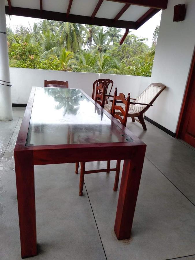 Near Beach Rest Unawatuna Bagian luar foto